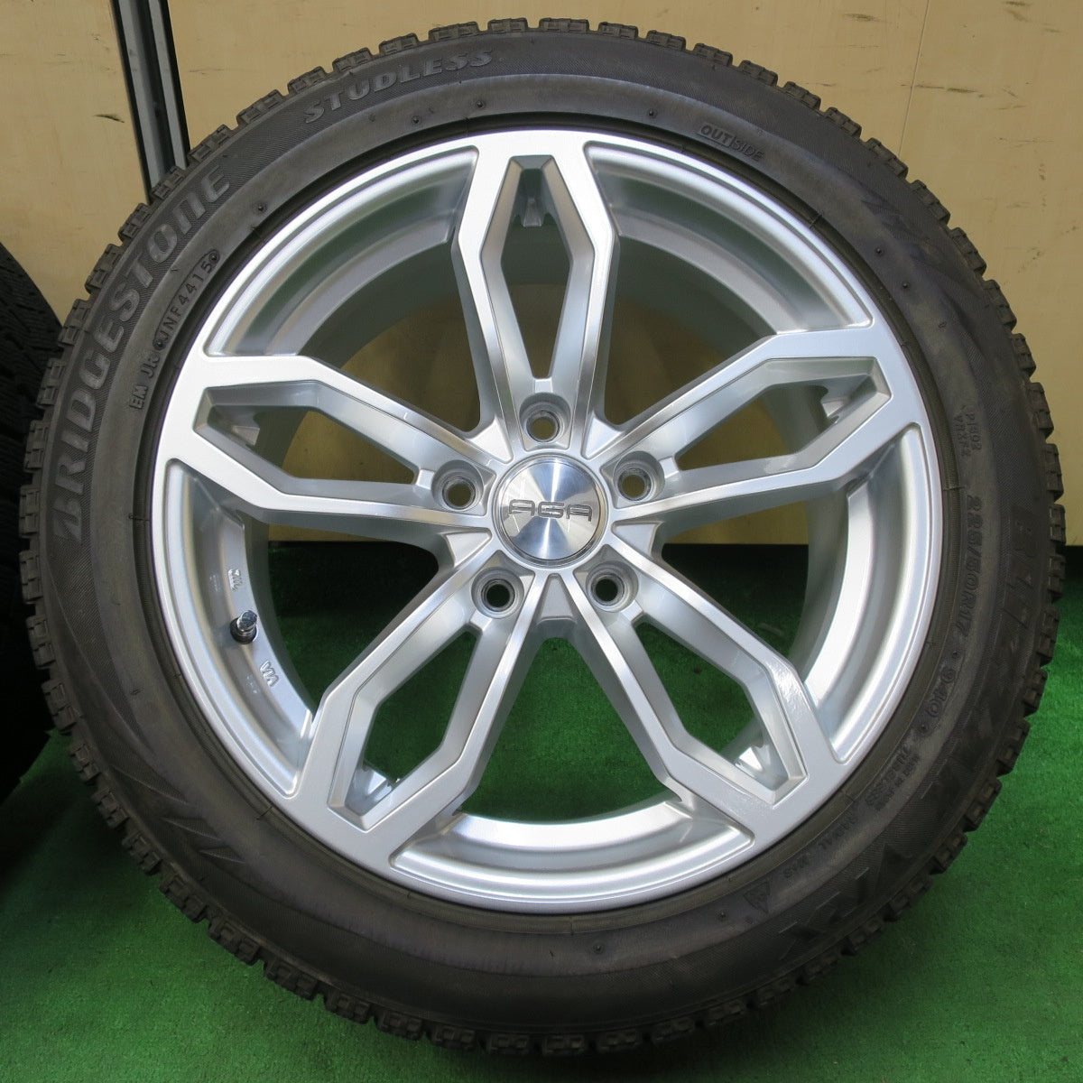 *送料無料* バリ溝！キレイ！9.5分★BMW 等 AGA Welt ヴェルト 225/50R17 スタッドレス ブリヂストン ブリザック VRX 17インチ PCD120/5H★4080502イス