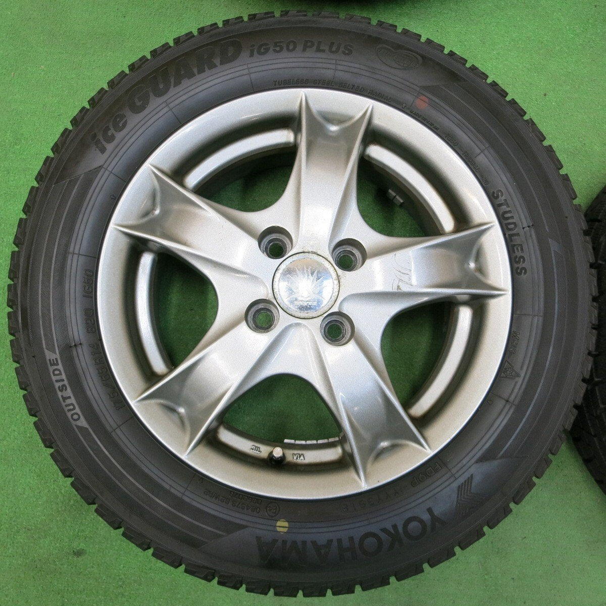 バリ溝！ほぼ10分★スタッドレス 175/65R14 ヨコハマ アイスガード iG50 プラス STYTZ 14インチ PCD100/4H★4052405イス