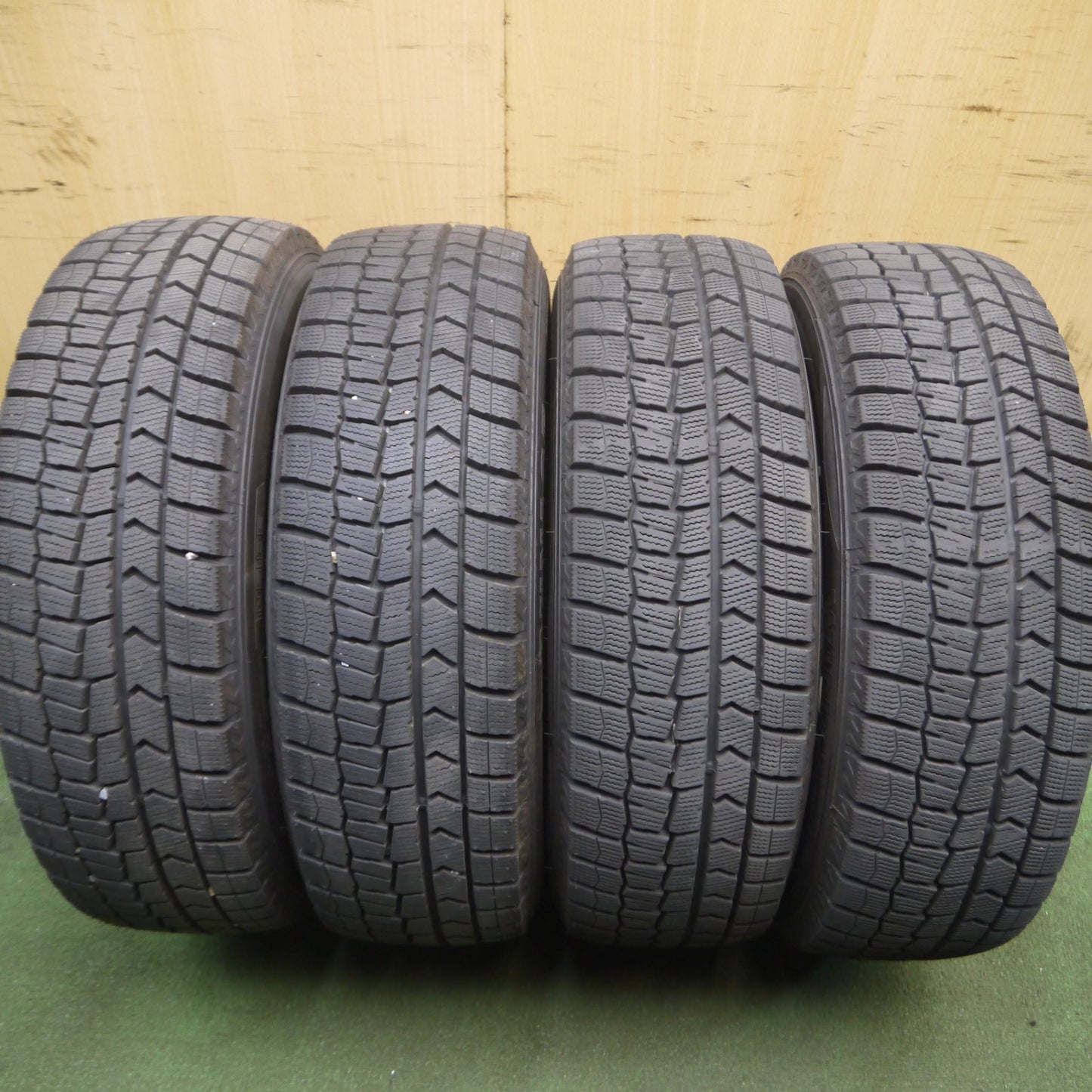 *送料無料* バリ溝！23年！キレイ！ほぼ10分★スタッドレス 185/65R15 ダンロップ ウインターマックス WM02 ESTROSA エステローザ PCD100/4H★4032213Hス