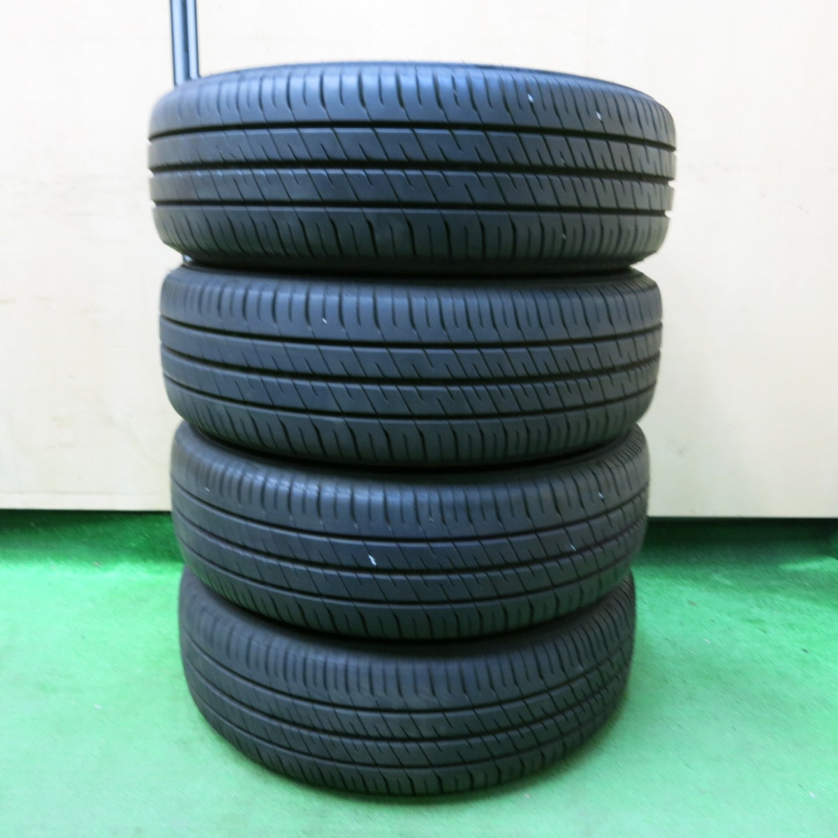 *送料無料* バリ溝！21年！9.5分★トヨタ NHP10 アクア 純正 スチール 185/60R15 スチール グッドイヤー EfficientGrip ECO EG02 15インチ PCD100/4H★4091306SYノ