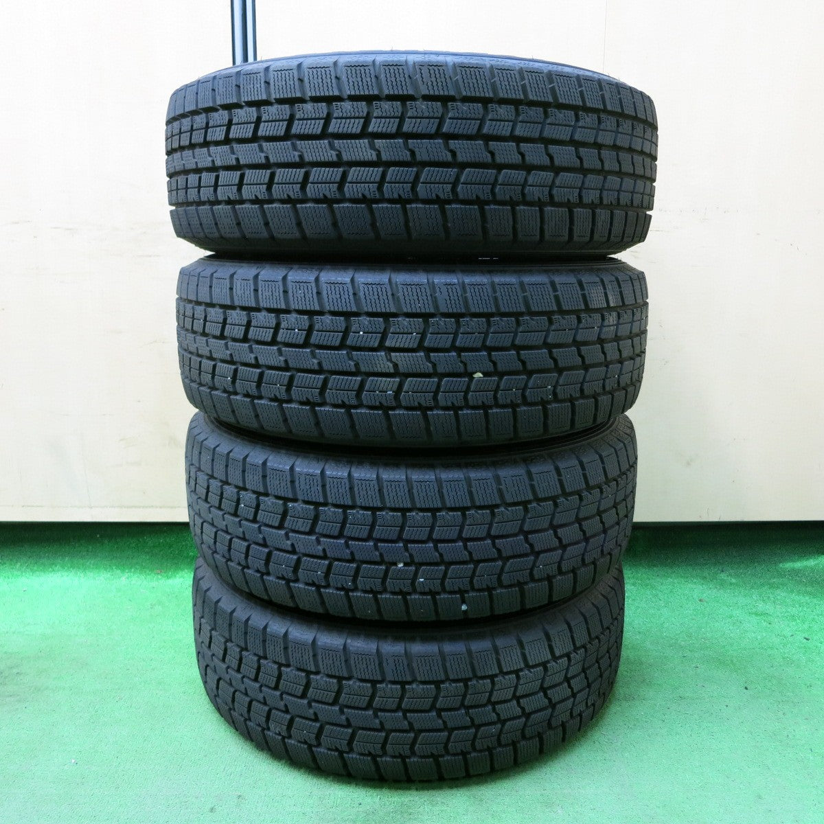 送料無料* 超バリ溝！21年！キレイ！9.5分以上☆スタッドレス 195/65R15 グッドイヤー アイスナビ7 ravrion selz |  名古屋/岐阜の中古カー用品・工具の買取/販売ならガレージゲット