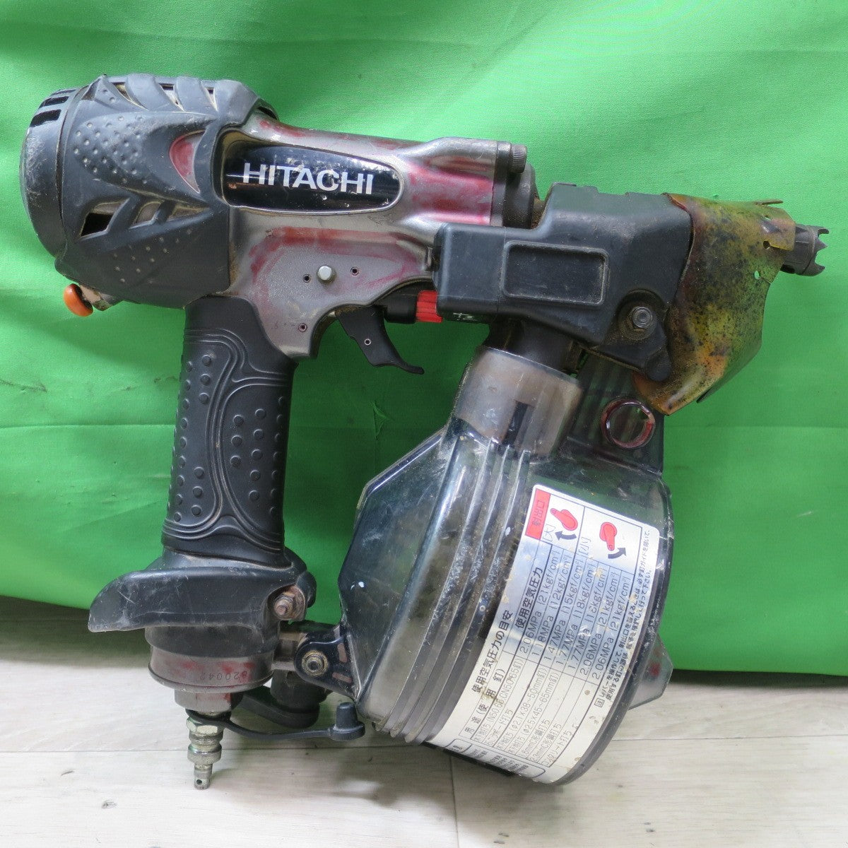 [送料無料] ☆日立工機 65mm 高圧 ロール 釘打機 NV65HMC 釘打ち機 ケース付き HITACHI エア 工具☆