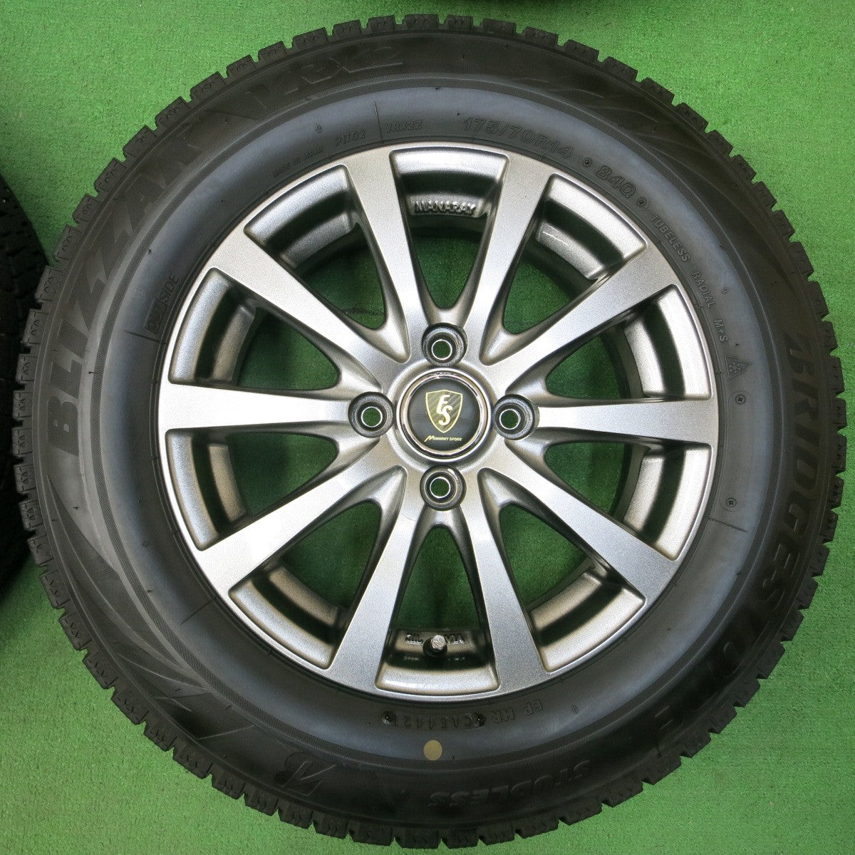 *送料無料* バリ溝！21年！9.5分以上★スタッドレス 175/70R14 ブリヂストン ブリザック VRX2 MANARAY SPORT マナレイスポーツ PCD100/4H★4042303イス