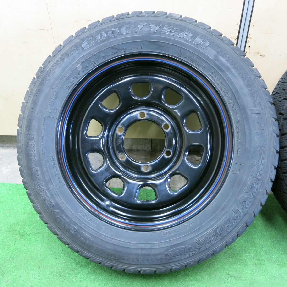 *送料無料* バリ溝！キレイ！9分★DAYTONA デイトナ 215/65R16 スタッドレス グッドイヤー アイスナビ ZEA 16インチ  PCD139.7/6H★4070801ナス