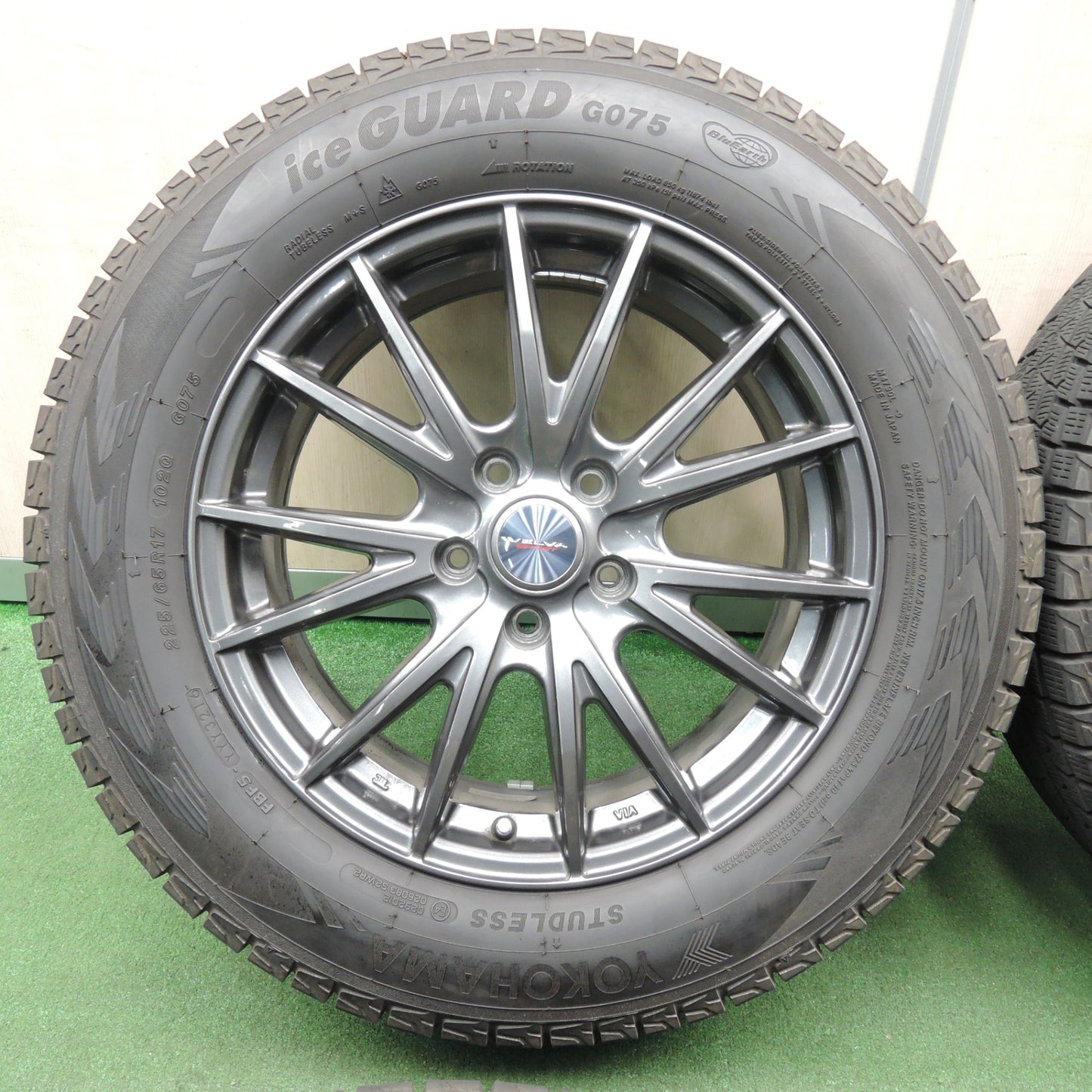 *送料無料* バリ溝！キレイ！9.5分★スタッドレス 225/65R17 ヨコハマ アイスガード G075 VELVA SPORT ヴェルヴァ PCD114.3/5H★4031305TNス