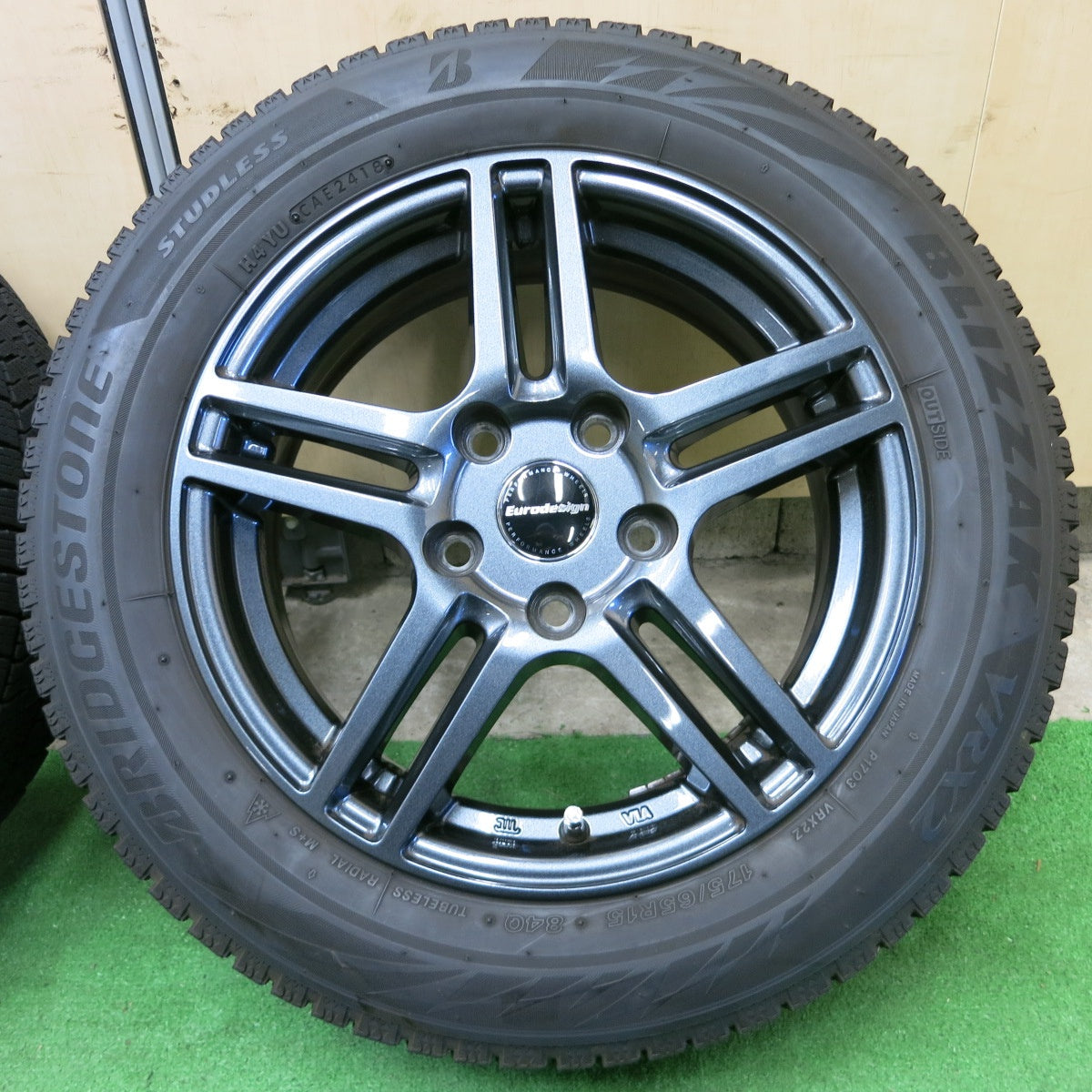 *送料無料* キレイ★MINI ミニ 等 Eurodesign 175/65R15 スタッドレス ブリヂストン ブリザック VRX2 ユーロデザイン  PCD112/5H★4062903ナス