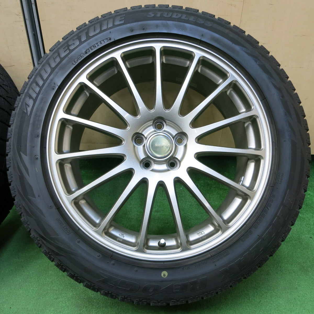 *送料無料* キレイ★ECO FORME 225/55R18 スタッドレス ブリヂストン ブリザック REVO GZ エコフォルム 18インチ PCD100/5H★4052105イス