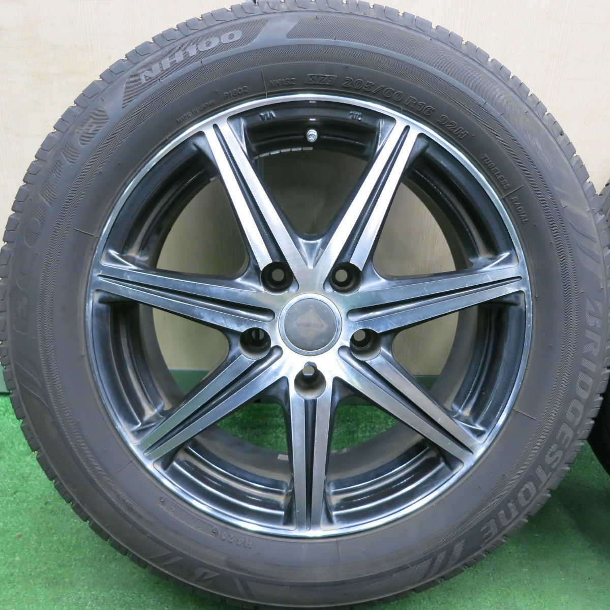 *送料無料* バリ溝！21年！9分★205/60R16 ブリヂストン エコピア NH100 RiZLEY ライツレー 16インチ PCD114.3/5H★4053001HAノ