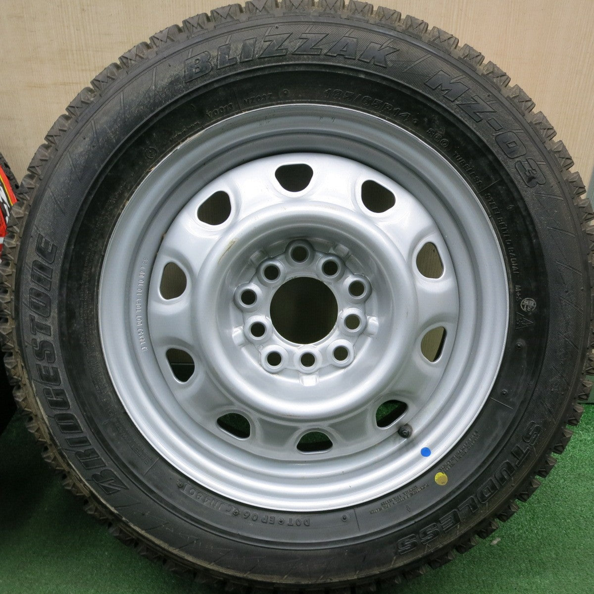 *送料無料* 未使用★スタッドレス 185/65R14 ブリヂストン ブリザック MZ-03 スチール 14インチ PCD100 114.3/5H マルチ★4043005HAス