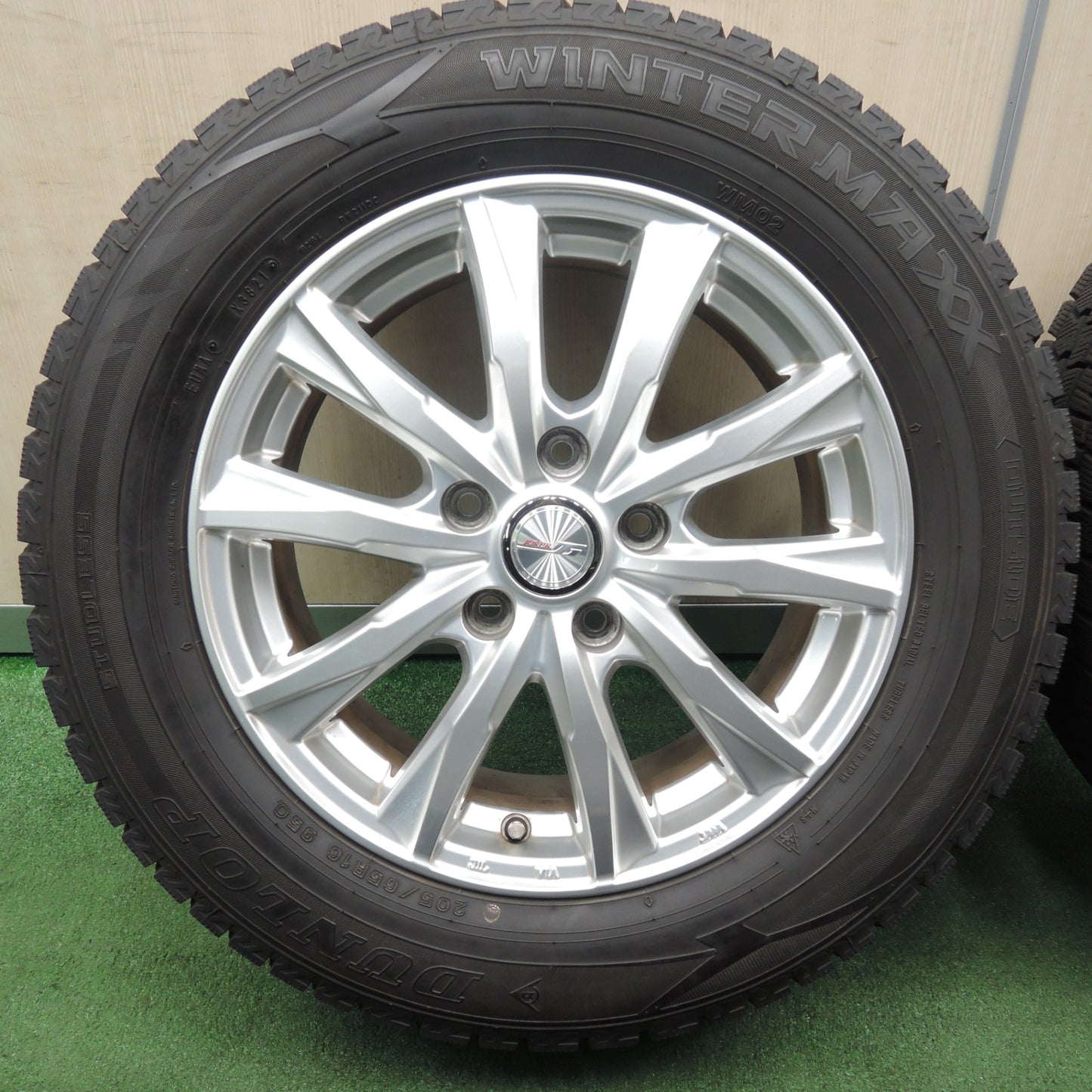 *送料無料* バリ溝！21年！キレイ！9.5分★スタッドレス 205/65R16 ダンロップ ウインターマックス WM02 JOKER ジョーカー 16インチ PCD114.3/5H★4031906TNス