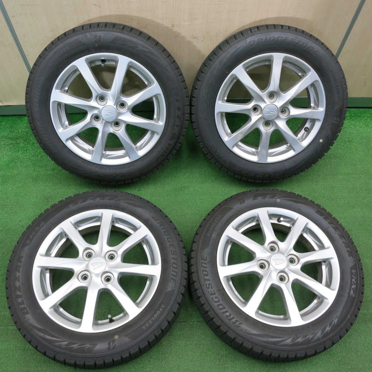 [送料無料] バリ溝！22年！9.5分以上★ダイハツ タント ムーヴ 等 純正 155/65R14 スタッドレス ブリヂストン ブリザック VRX2 14インチ PCD100/4H★4121812TNス