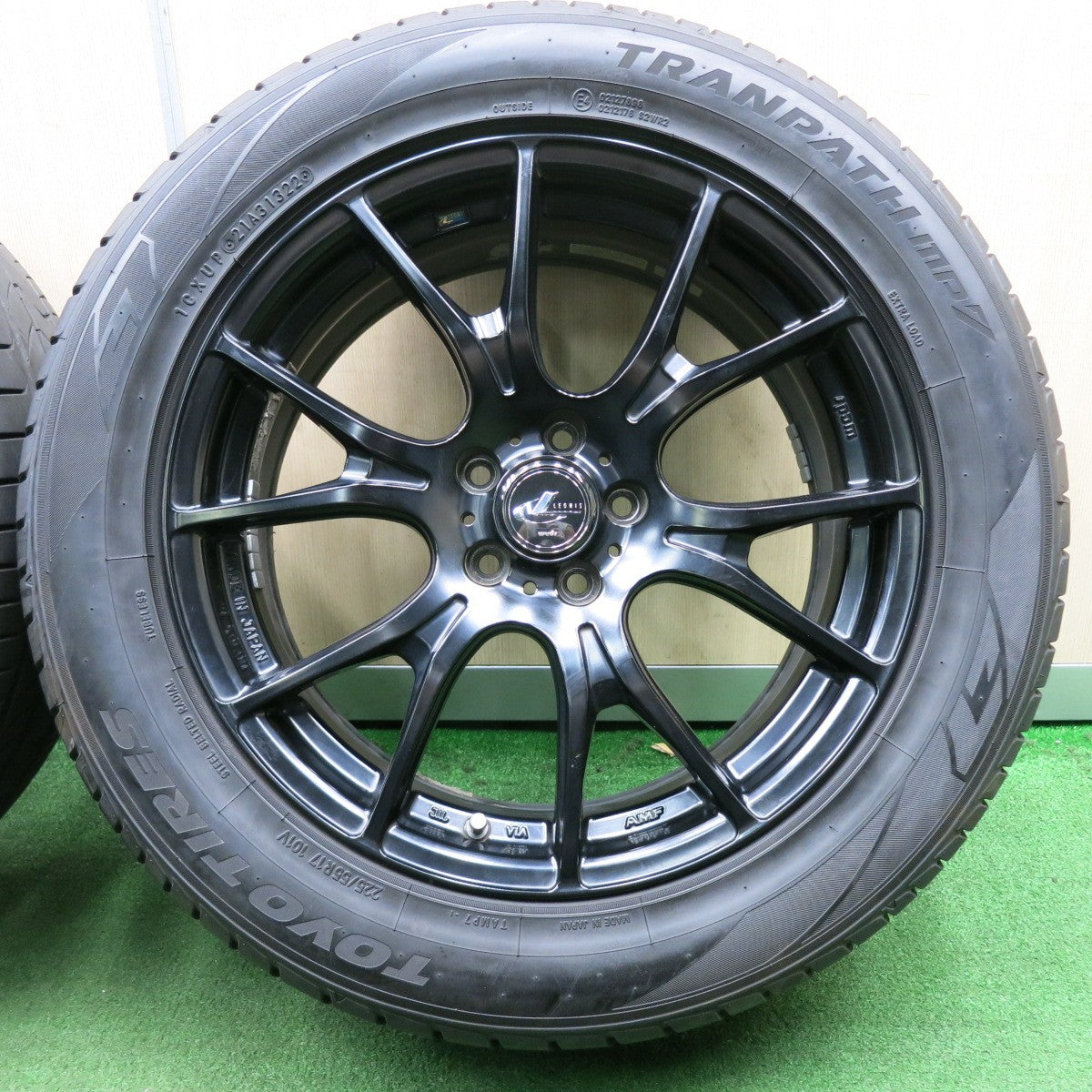 *送料無料* バリ溝！22年！キレイ！9.5分★XV 等 LEONIS AMF 225/55R17 トーヨー トランパス MP7 レオニス 17インチ PCD100/5H★4042606NJノ