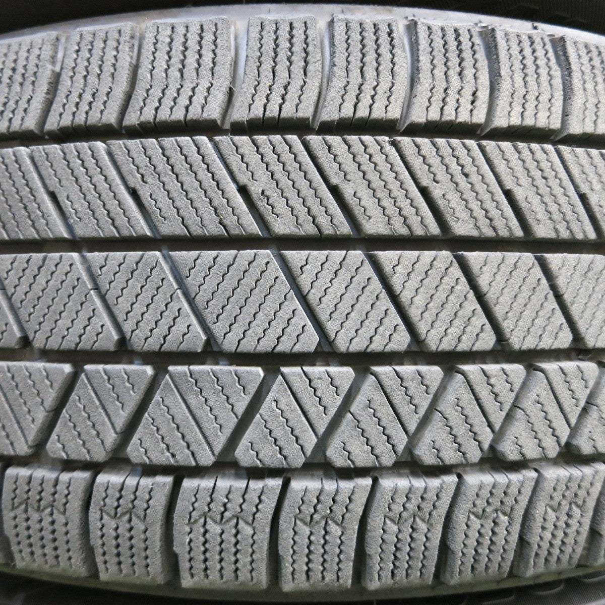 *送料無料* バリ溝！22年！綺麗！8.5分★スタッドレス 195/60R16 ブリヂストン ブリザック VRX3 Eurospeed MANARAY SPORT 16インチ PCD114.3/5H★4042410イス