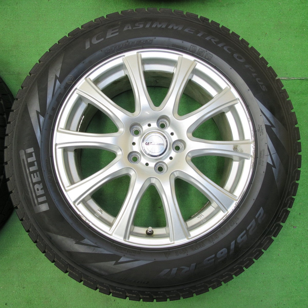 *送料無料* バリ溝！キレイ！8.5分★スタッドレス 225/65R17 ピレリ アイスアシンメトリコ プラス LAUFBAHN 17インチ PCD114.3/5H★4070502イス