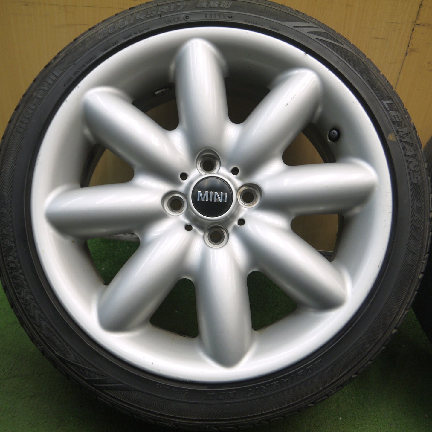 *送料無料* バリ溝！8.5分★MINI ミニ クーパーS 純正 205/45R17 ダンロップ LE MANS LM704 17インチ PCD100/4H★4053104Hノ