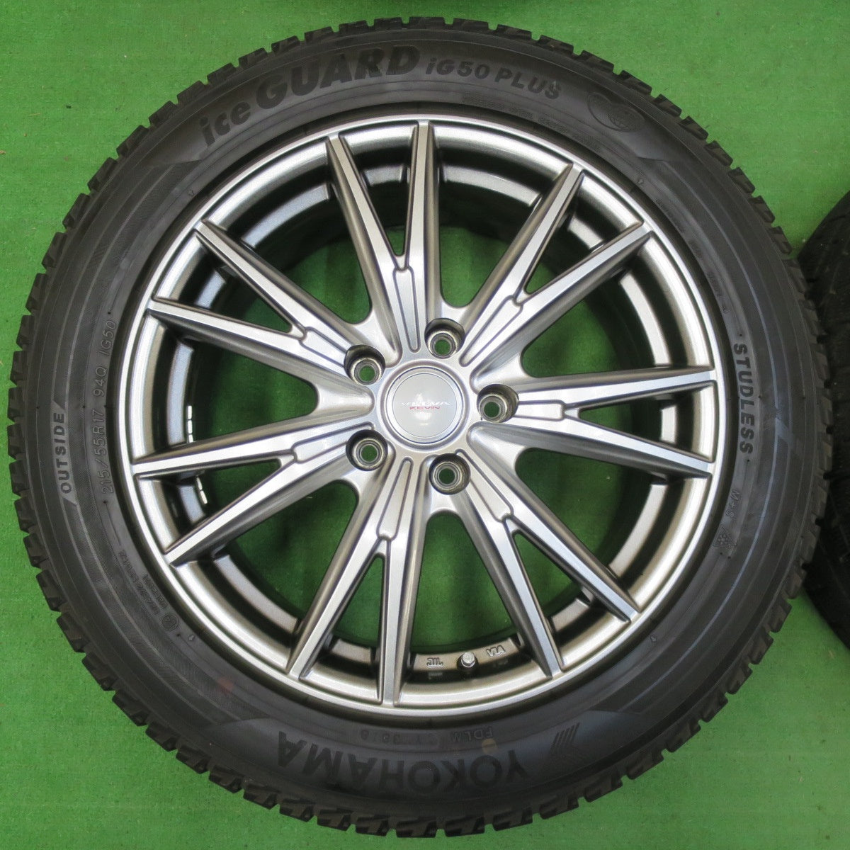 *送料無料* バリ溝！キレイ！9.5分以上★スタッドレス 215/55R17 ヨコハマ アイスガード iG50 プラス VELVA KEVIN ヴェルヴァ PCD114.3/5H★4071607イス