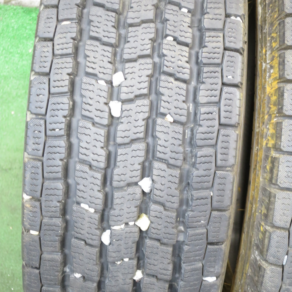 *送料無料* バリ溝！20年！9.5分以上★トラック タイヤ 205/75R16 113/111L 12PR スタッドレス ヨコハマ アイスガード iG91 16インチ★4052505クスタ