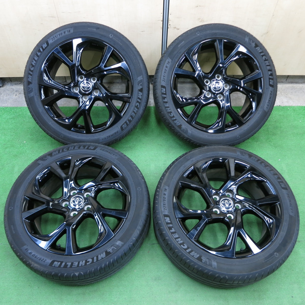 *送料無料* バリ溝！21年！キレイ！8.5分★トヨタ CH-R 純正 225/50R18 ミシュラン プライマシー4 18インチ  PCD114.3/5H CHR★4071006SYノ