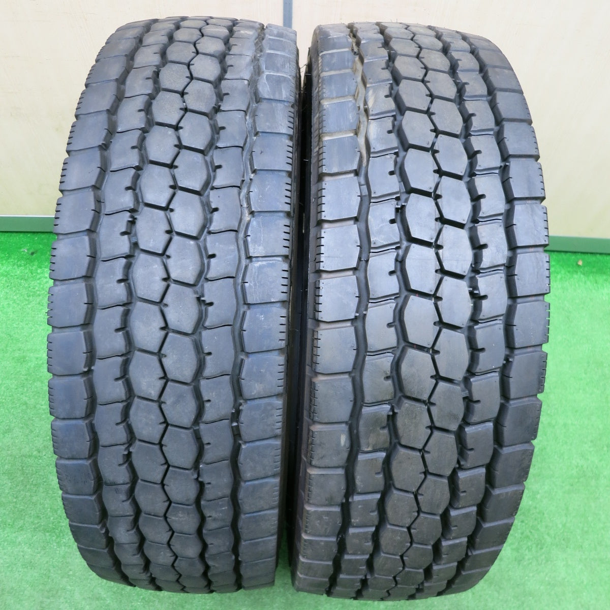 [送料無料] 2本価格！バリ溝 9.5分 23年★トラック タイヤ 245/70R19.5 136/134J ブリヂストン M888 ミックス オールシーズン 19.5インチ★4101509NJスタ