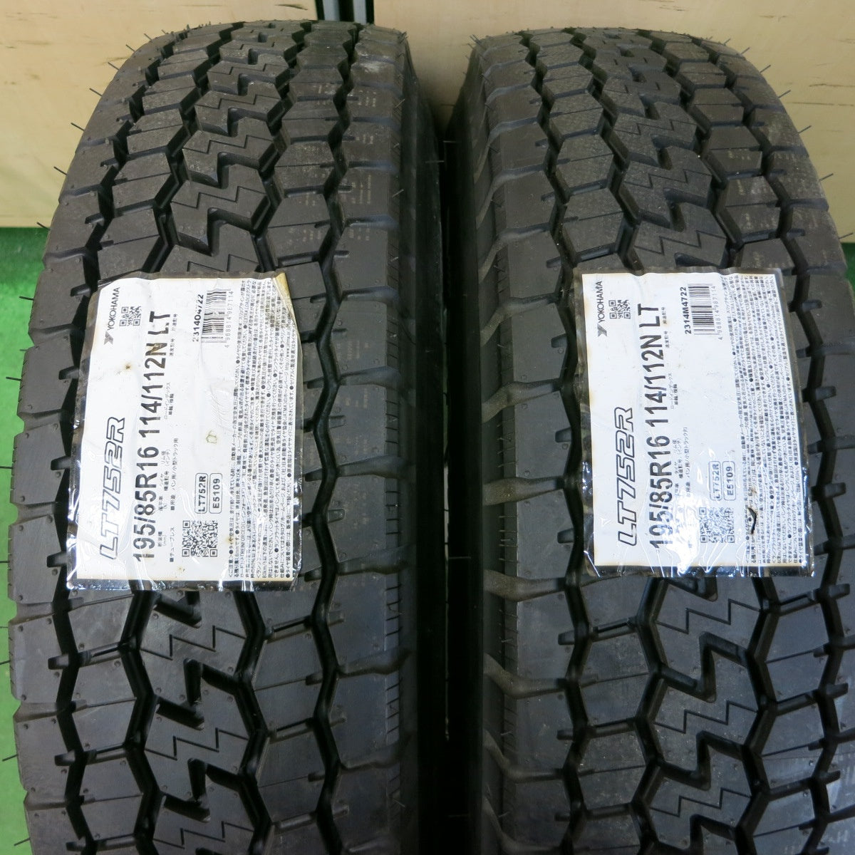 *送料無料* 未使用！22年★トラック タイヤ 195/85R16 114/112N ヨコハマ LT752R TOPY スチール 16インチ PCD203.2/5H★4061504ナス