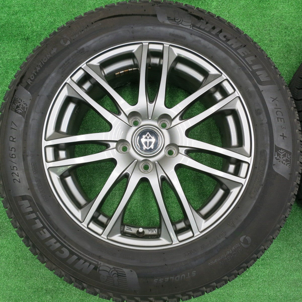 *送料無料* キレイ★スタッドレス 225/65R17 ミシュラン X-ICE3+ VELVA ヴェルヴァ 17インチ PCD114.3/5H★4080801HAス