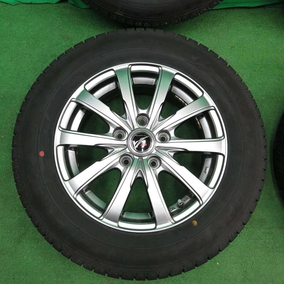 *送料無料* バリ溝！21年！綺麗！9.5分★スタッドレス 195/65R15 ダンロップ ウインターマックス03 Fang ファング 15インチ PCD114.3/5H★4042702ナス