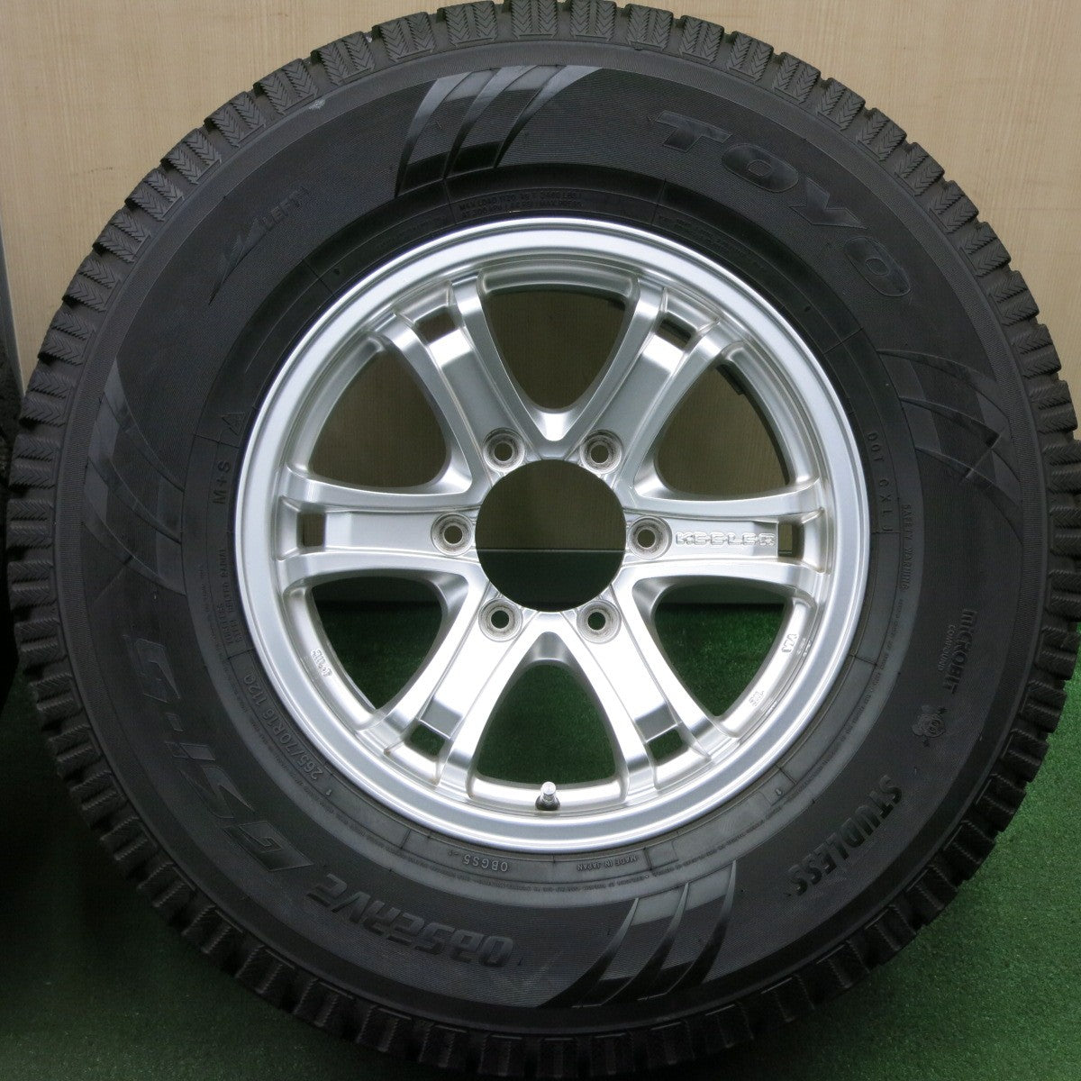 *送料無料* バリ溝！キレイ！9.5分★KEELER スタッドレス 265/70R16 トーヨー オブザーブ GSi-5 キーラー 16インチ PCD139.7/6H★4041011TNス