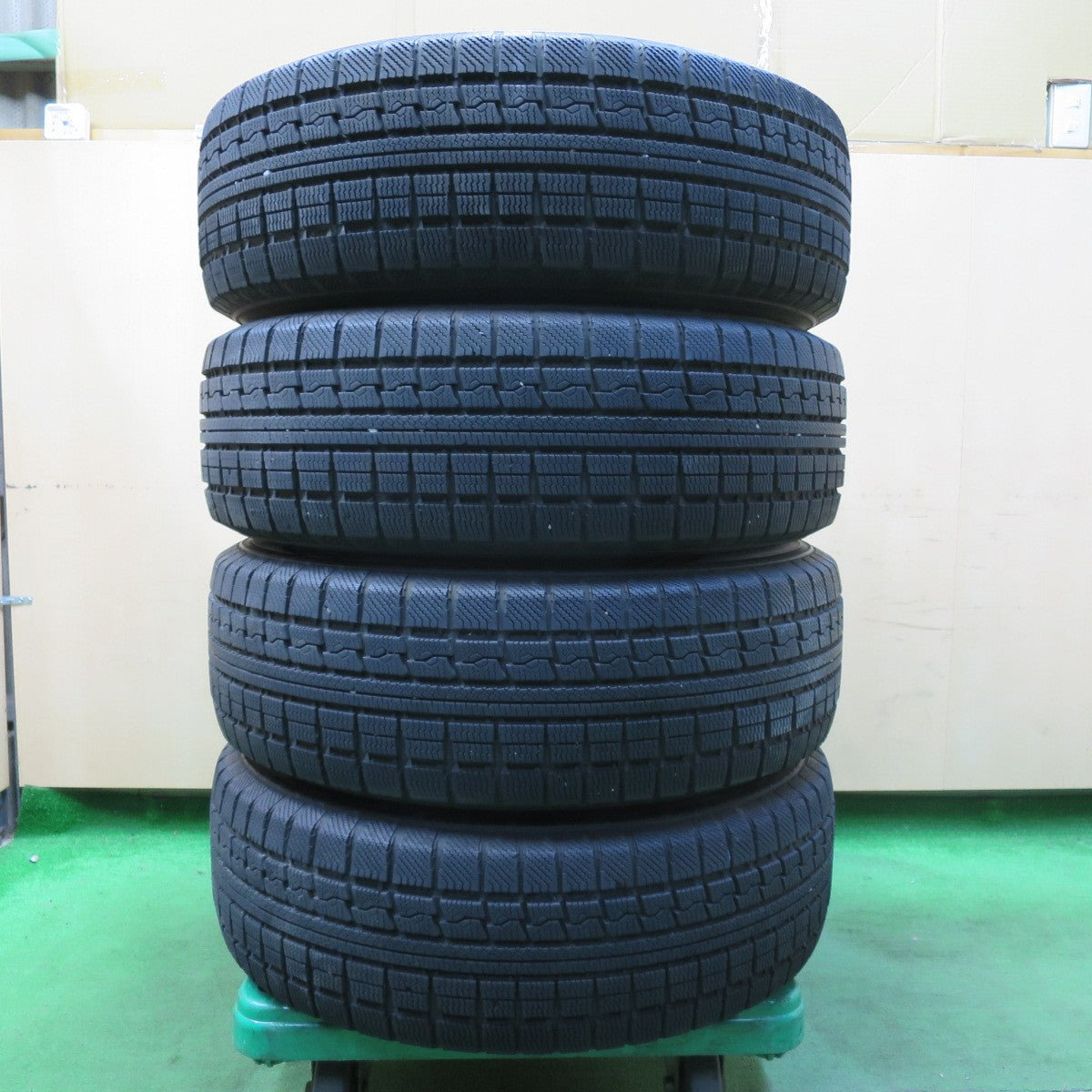 [送料無料] バリ溝！キレイ！9分★スタッドレス 225/65R17 トーヨー ウインター トランパス MK4α MANARAY SPORT マナレイスポーツ PCD114.3/5H★4103107イス