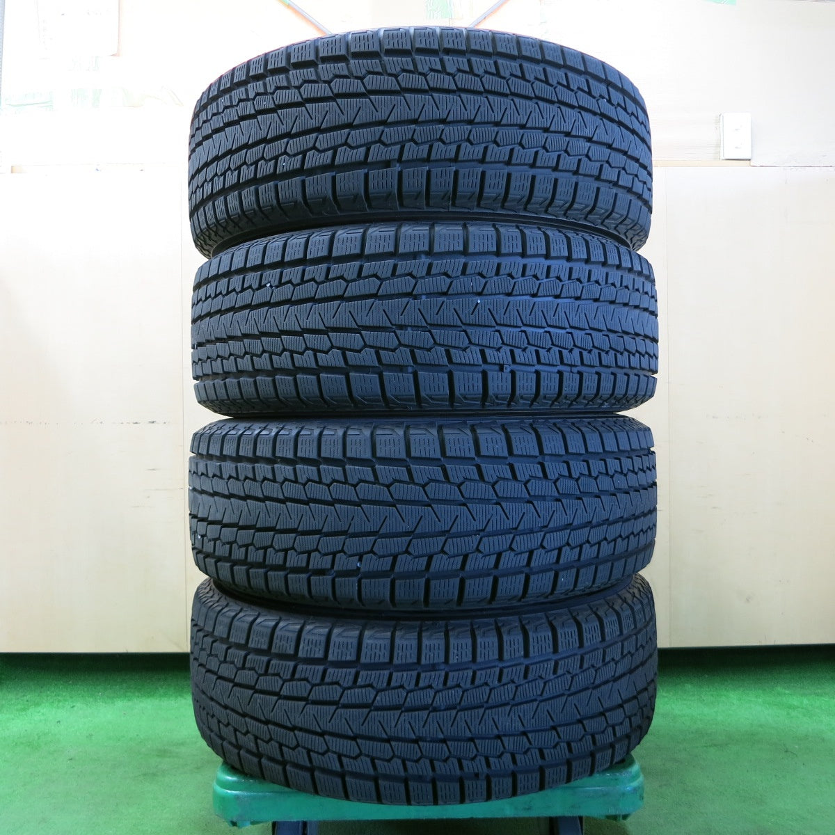 *送料無料* バリ溝！21年！キレイ！9.5分★スタッドレス 235/60R18 ヨコハマ アイスガード G075 ZEPHYR ゼファー 18インチ PCD114.3/5H★4051404イス