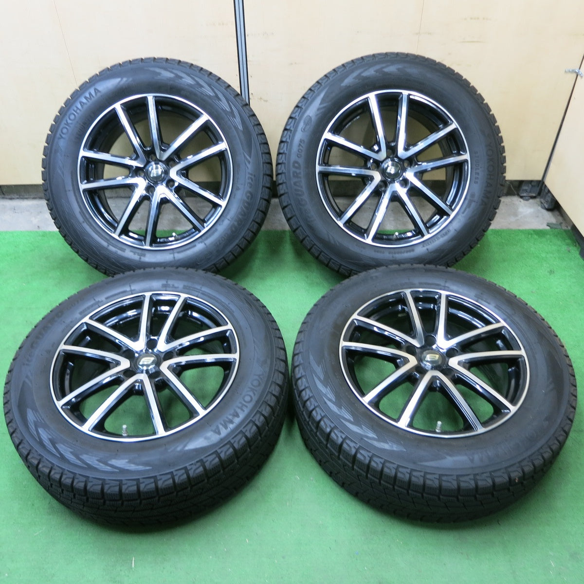 [送料無料] センサー付！バリ溝！9.5分★レクサス等 235/65R18 スタッドレス アイスガード G075 STRANGER ストレンジャー 18インチ PCD114.3/5H★4100503ナス