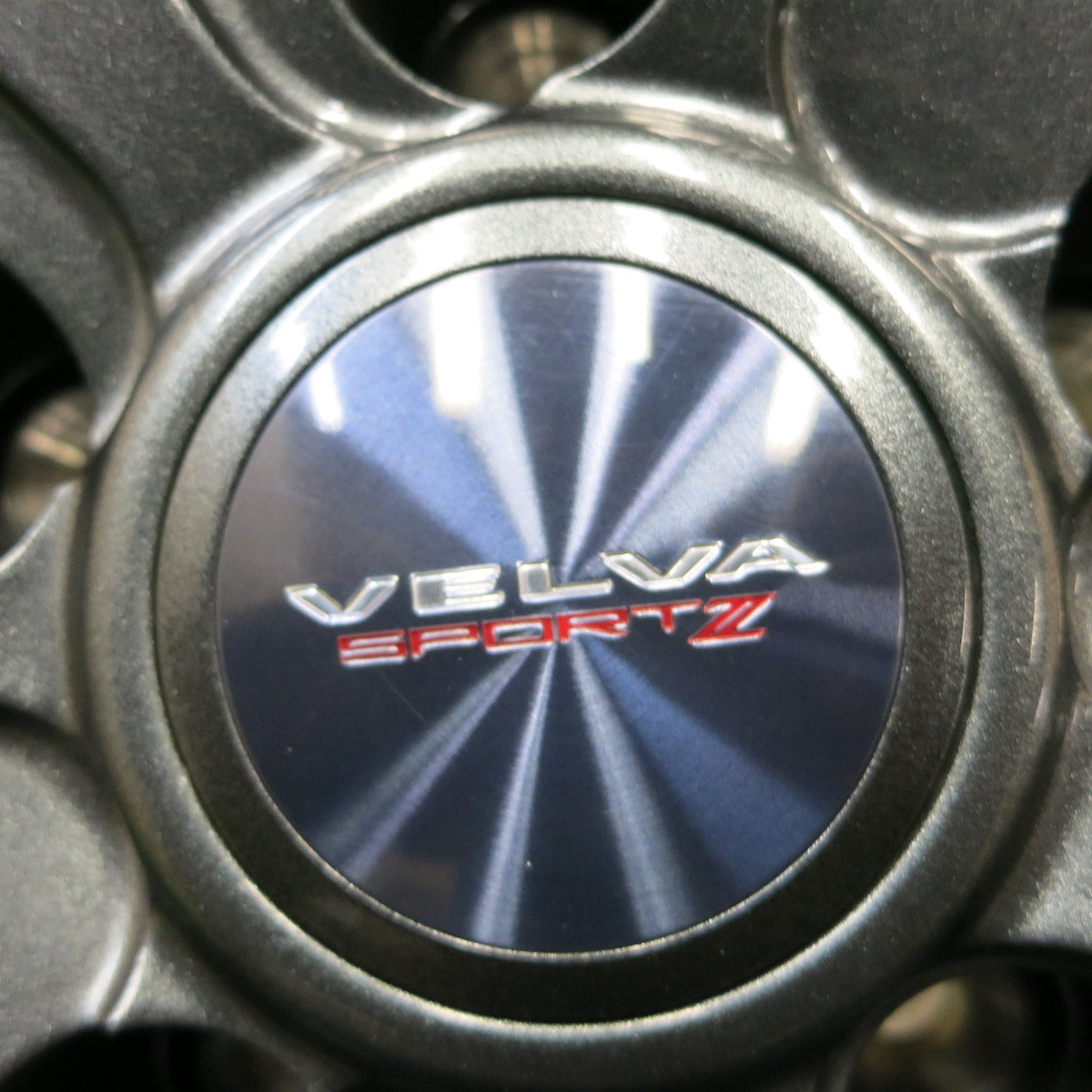 *送料無料* バリ溝！20年！綺麗！9.5分★スタッドレス 235/55R18 ピレリ アイスアシンメトリコ VELVA SPORTZ ヴェルヴァ 18インチ PCD114.3/5H★4071002ナス