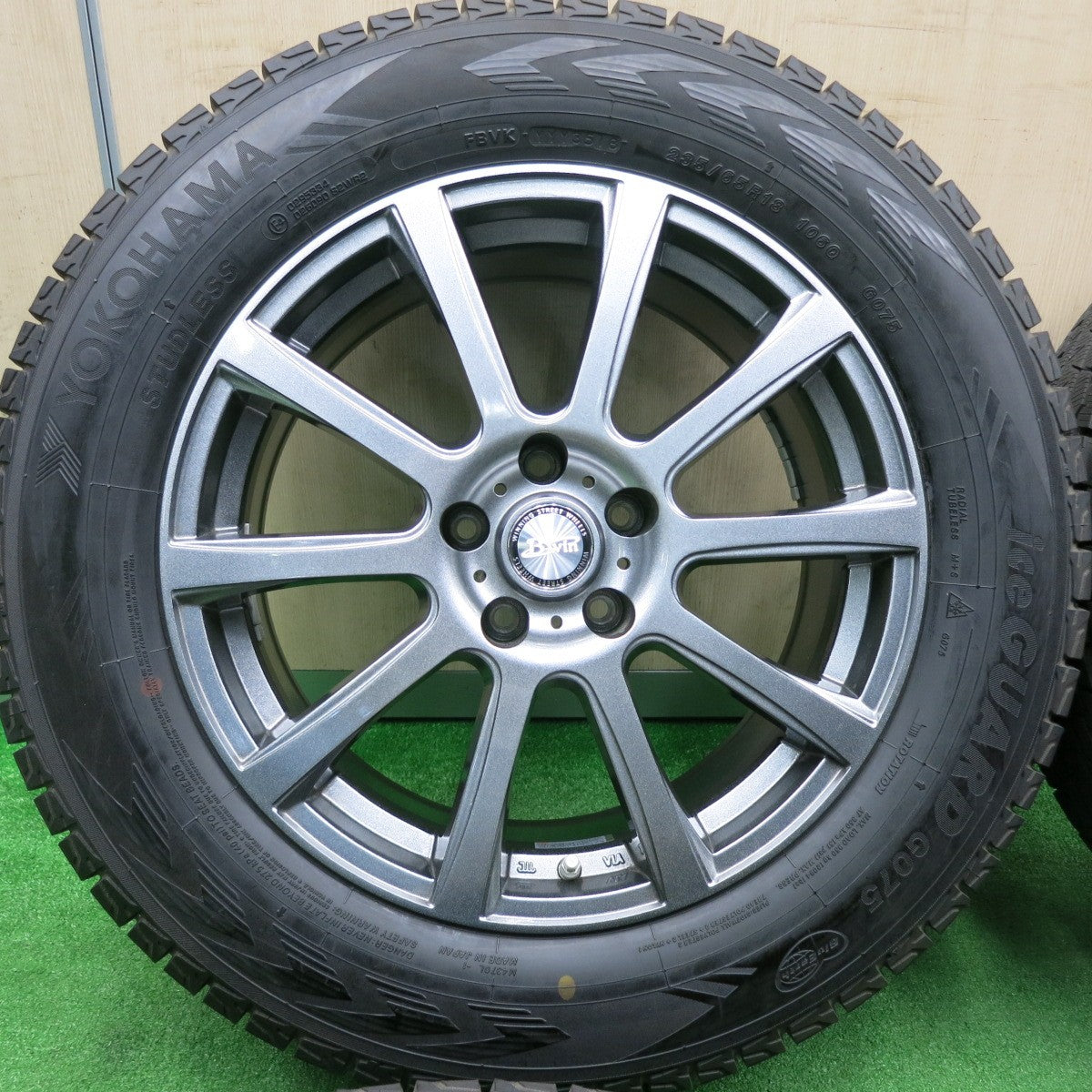 [送料無料] バリ溝！キレイ！9.5分以上★スタッドレス 235/65R18 ヨコハマ アイスガード G075 B-win 18インチ PCD114.3/5H★4112506TNス