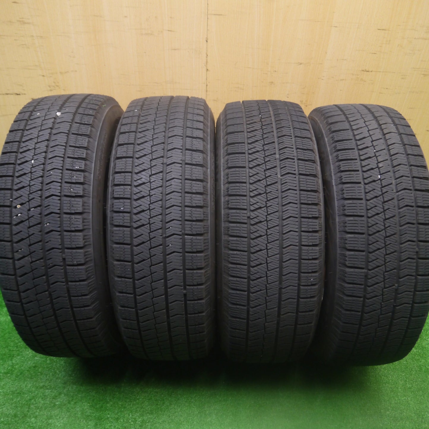 *送料無料* バリ溝！23年！ほぼ10分★スタッドレス 205/65R15 ブリヂストン ブリザック VRX2 社外 アルミ 15インチ PCD100 114.3/5H マルチ★4082606Hス