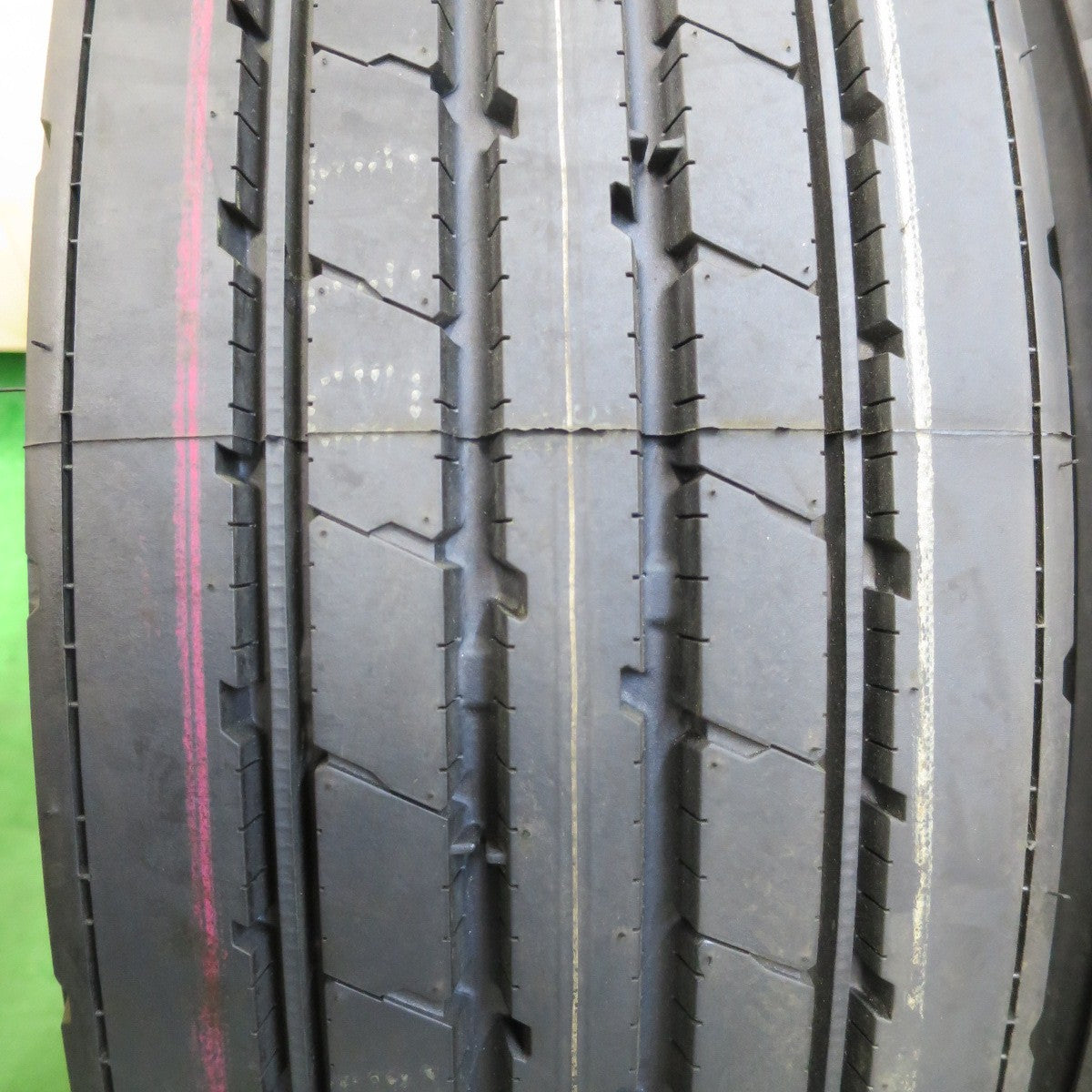 送料無料* 新車外し！24年☆トラック タイヤ 265/70R19.5 140/138J ブリヂストン R173 19.5インチ☆4070 |  名古屋/岐阜の中古カー用品・工具の買取/販売ならガレージゲット