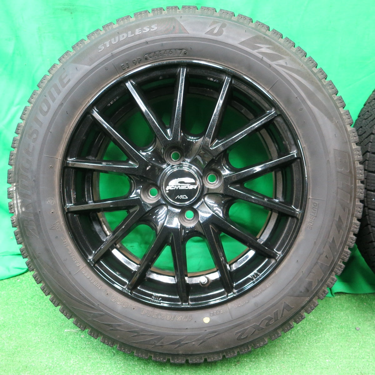 *送料無料* キレイ★スタッドレス 175/65R14 ブリヂストン ブリザック VRX2 SCHNEIDER MiD シュナイダー 14インチ  PCD100/4H★4043006ナス