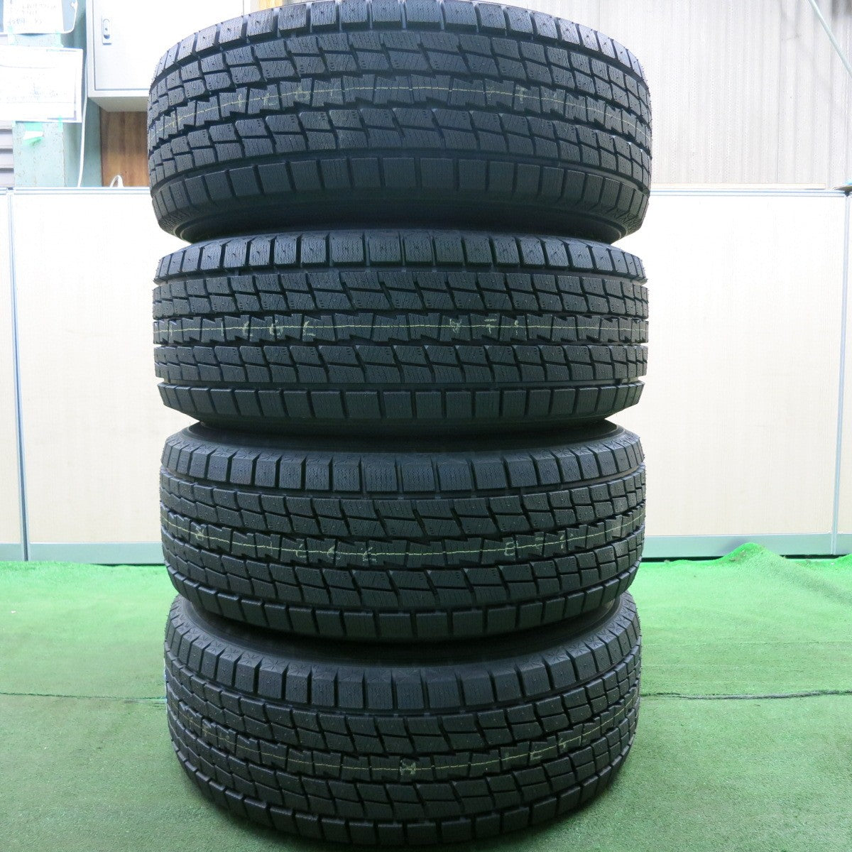 *送料無料* 未使用！23年★トヨタ 150系 ランクル プラド 後期 純正 265/65R17 スタッドレス グッドイヤー アイスナビ SUV PCD139.7/6H★4051502HAス