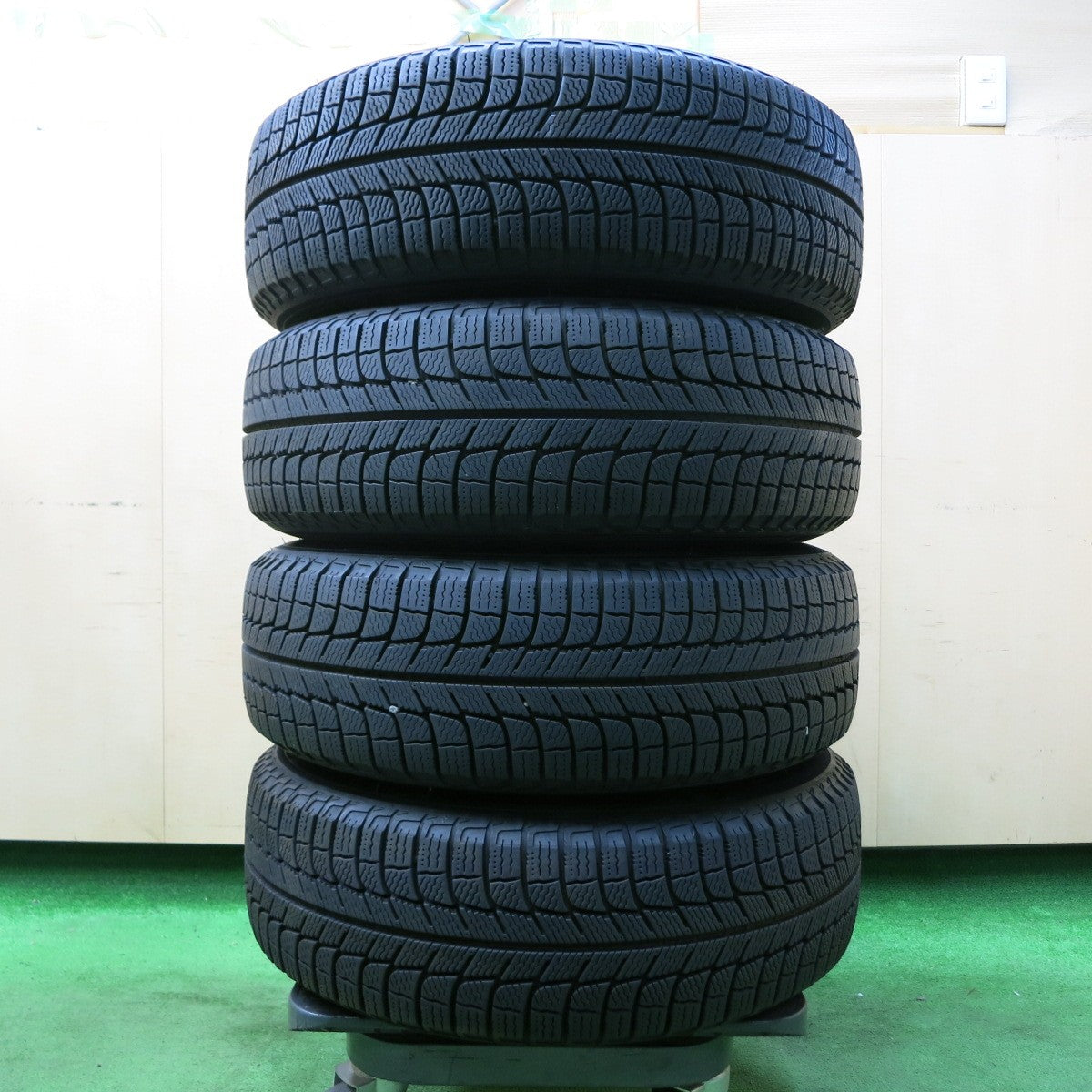 *送料無料* バリ溝！キレイ！ほぼ10分★プリウス等 195/65R15 スタッドレス ミシュラン X-ICE3+ ravrion RS01 ラブリオン 15インチ PCD100/5H★4050804イス