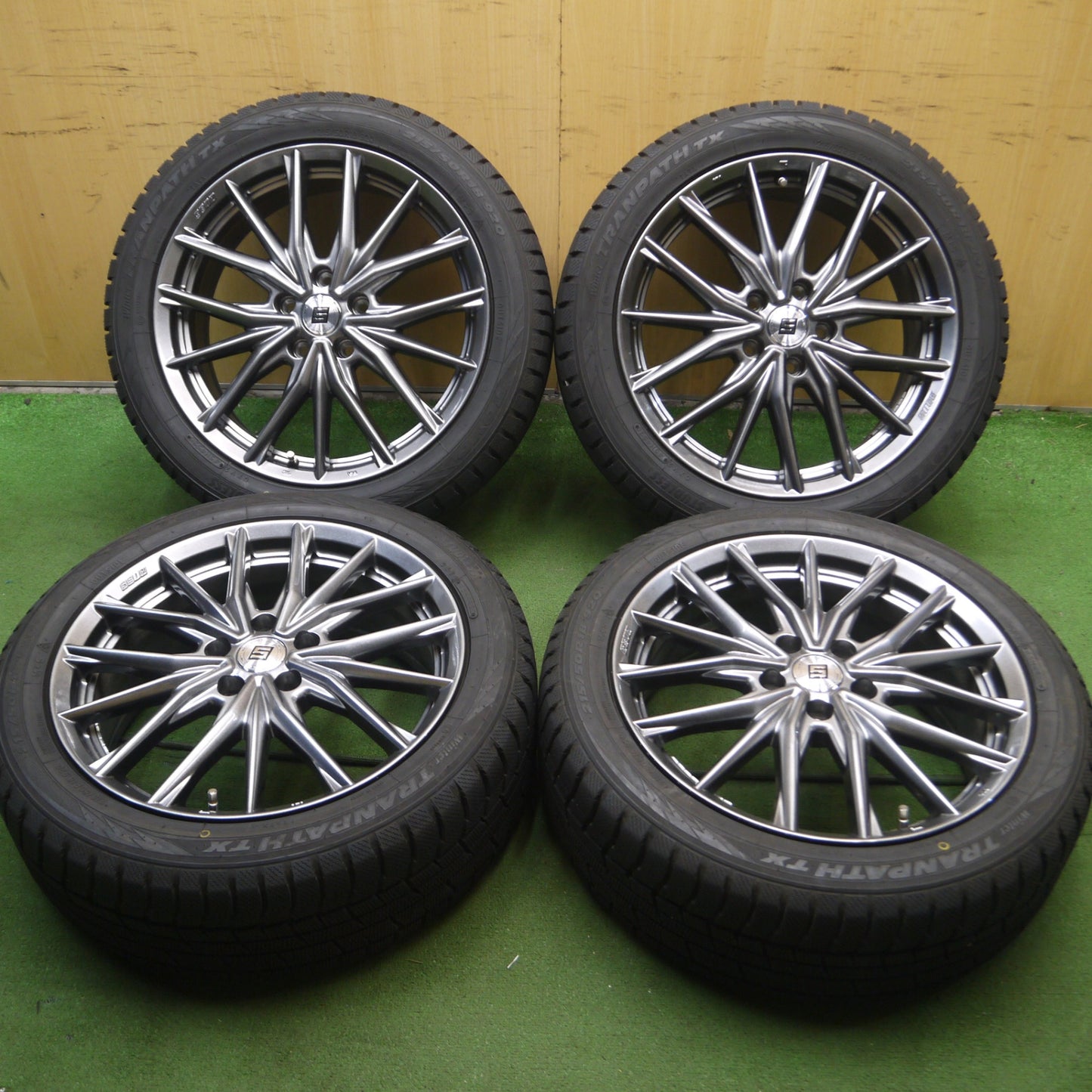 *送料無料* バリ溝！20年！キレイ！ほぼ10分★スタッドレス 215/50R18 トーヨー ウインター トランパス TX SEIN ザイン 18インチ PCD114.3/5H★4051310Hス