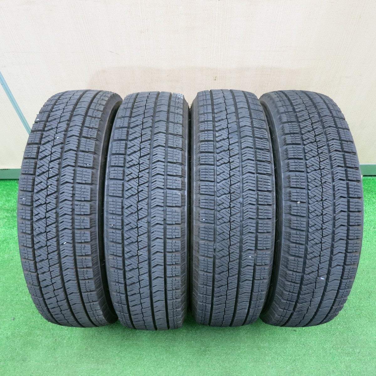 [送料無料] バリ溝！22年！9.5分以上★ダイハツ タント ムーヴ 等 純正 155/65R14 スタッドレス ブリヂストン ブリザック VRX2 14インチ PCD100/4H★4121812TNス