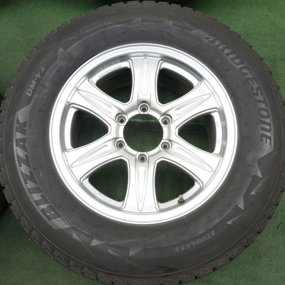 *送料無料* 4本価格★スタッドレス 265/65R17 ブリヂストン ブリザック DM-V2 KEELER キーラー 17インチ PCD139.7/6H★4051010HAス