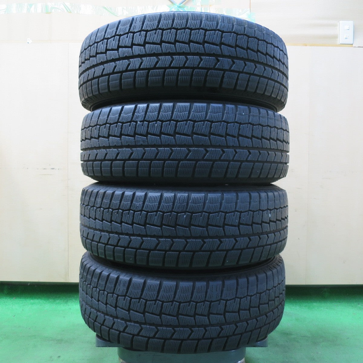 [送料無料] バリ溝！21年！キレイ！9分★スタッドレス 195/65R15 ダンロップ ウインターマックス WM02 PRD 15インチ PCD114.3/5H★4100702イス