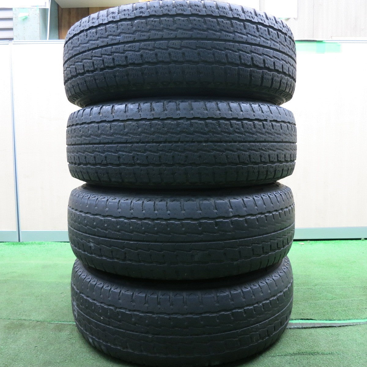 *送料無料* 4本価格★DAYTONA デイトナ 195/80R15 スタッドレス ハンコック ウインター RW06 15インチ PCD139.7/6H★4051006HAス