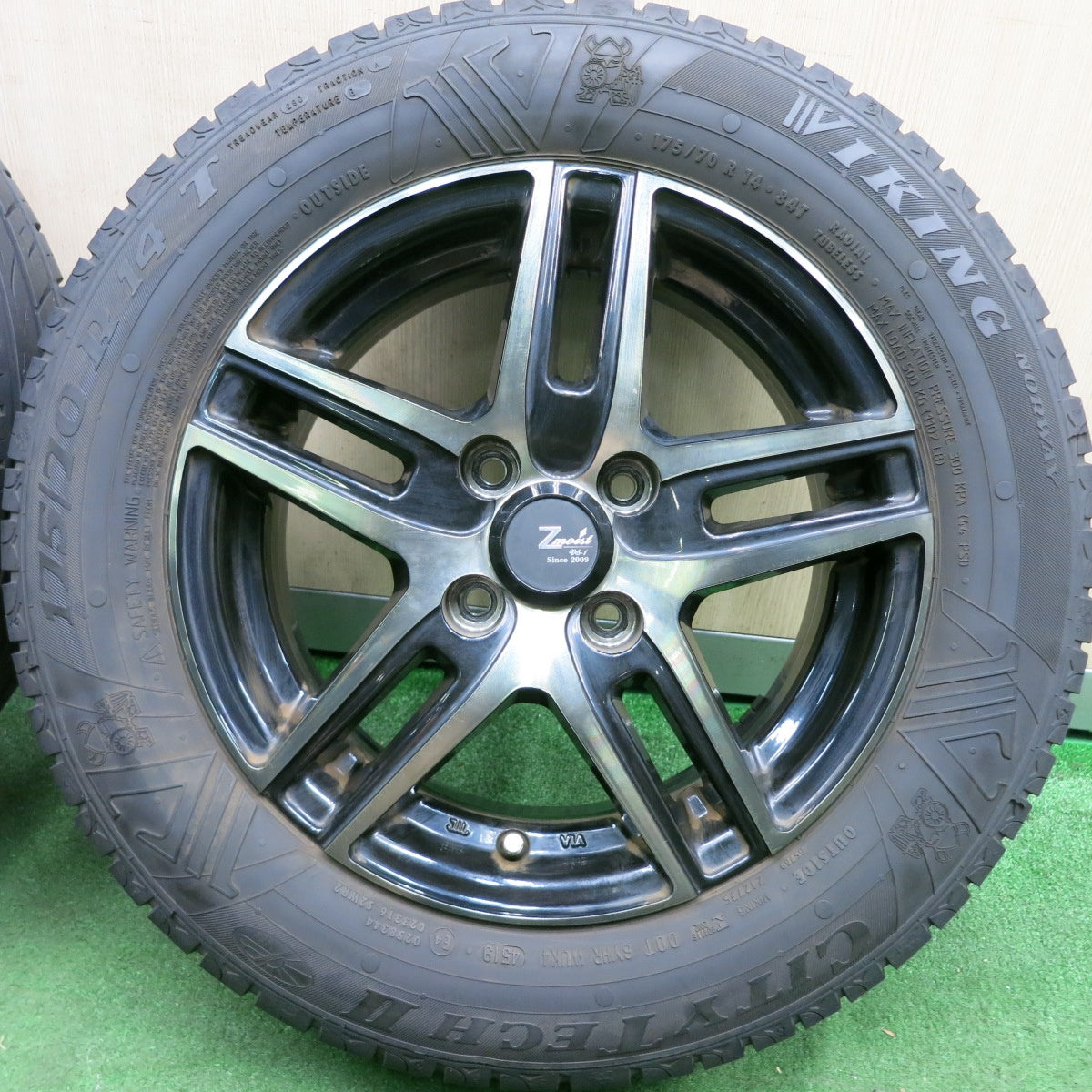 *送料無料* バリ溝！8.5分★175/70R14 バイキング CITYTECH2 Zmeist VS-1 14インチ  PCD100/4H★4070904HAノ