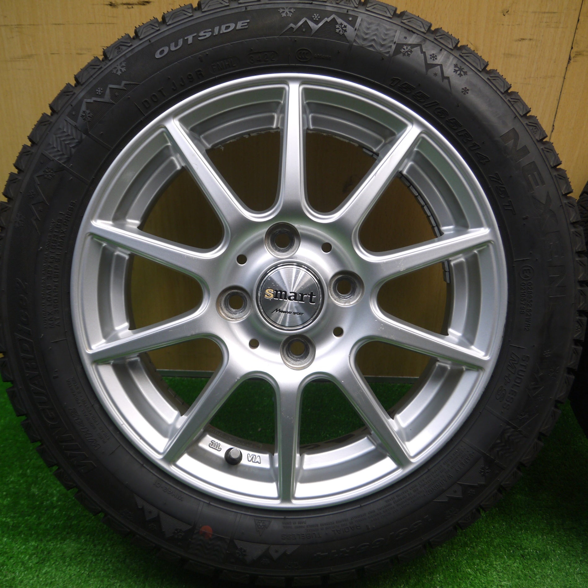 送料無料] バリ溝！22年！9.5分☆スタッドレス 155/65R14
