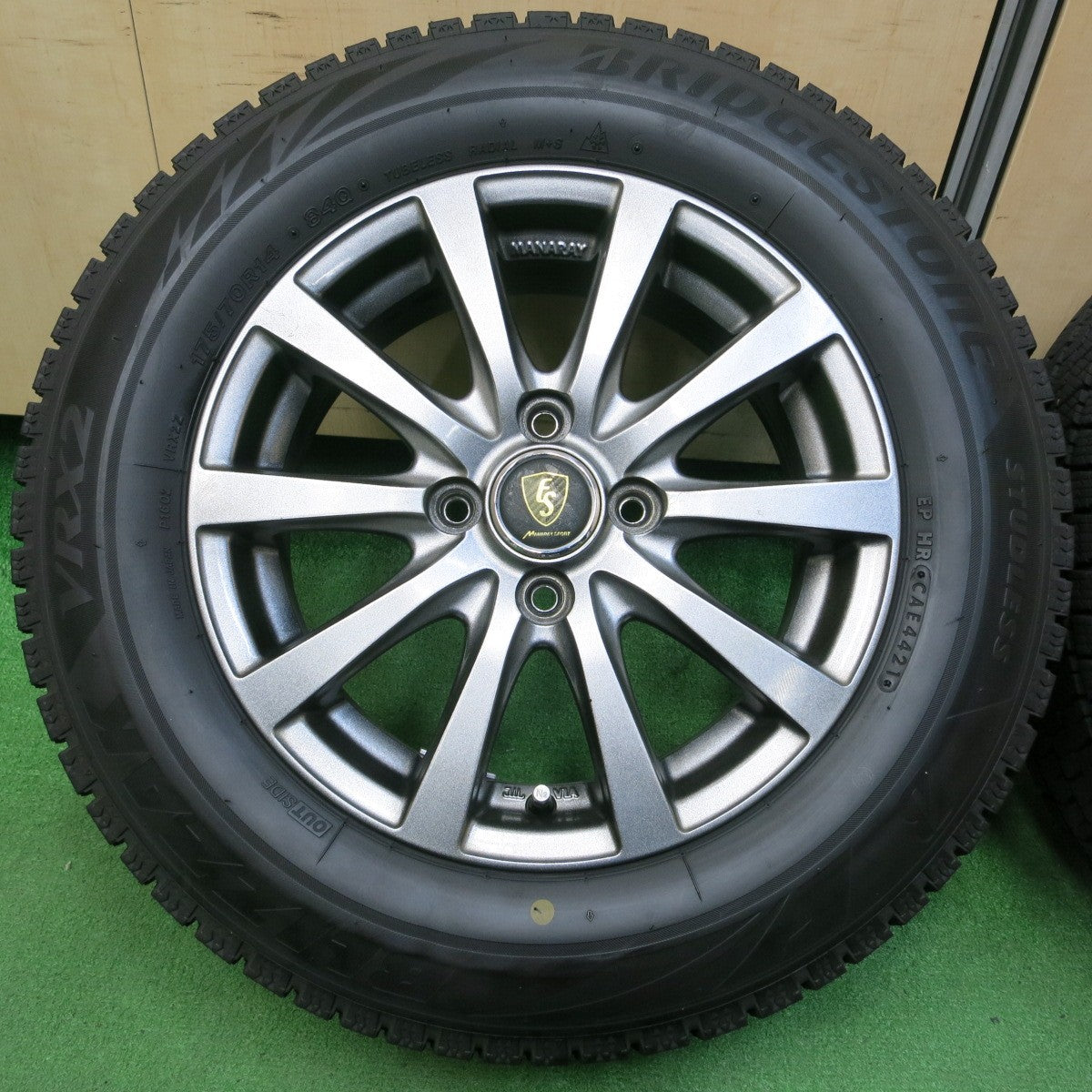 *送料無料* バリ溝！21年！9.5分以上★スタッドレス 175/70R14 ブリヂストン ブリザック VRX2 MANARAY SPORT マナレイスポーツ PCD100/4H★4042303イス