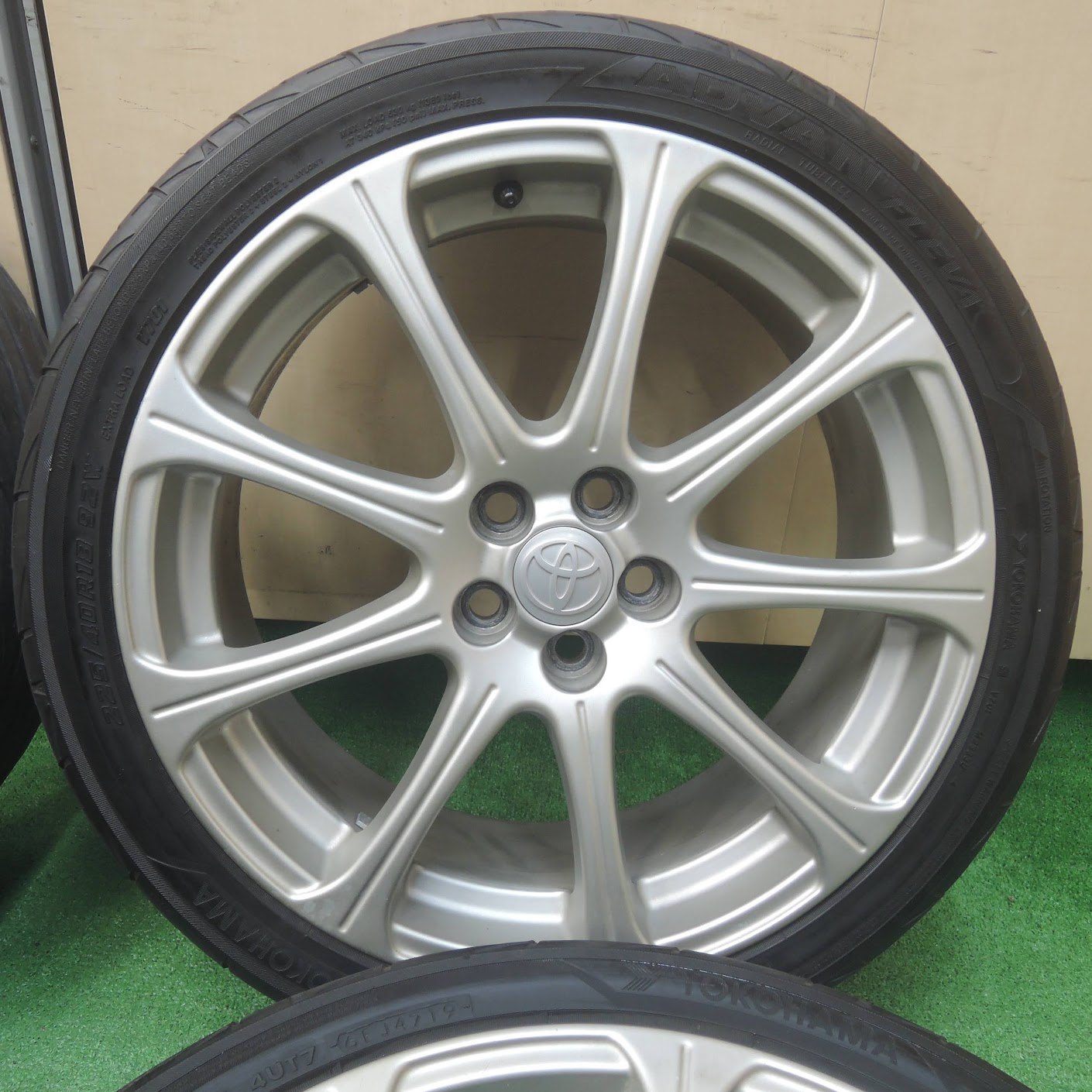 *送料無料* 4本価格★トヨタ アベンシス 純正 225/40R18 ヨコハマ アドバン FLEVA 18インチ PCD100/5H★4011705SYノ