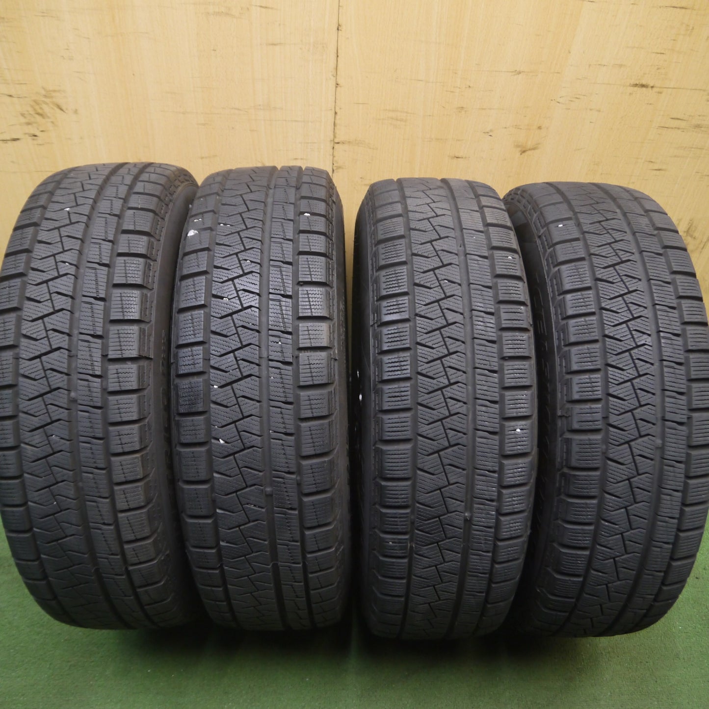 *送料無料* バリ溝！20年！キレイ！9.5分★スタッドレス 175/65R15 ピレリ アイスアシンメトリコ プラス Fang ファング 15インチ PCD100/4H★4042309Hス