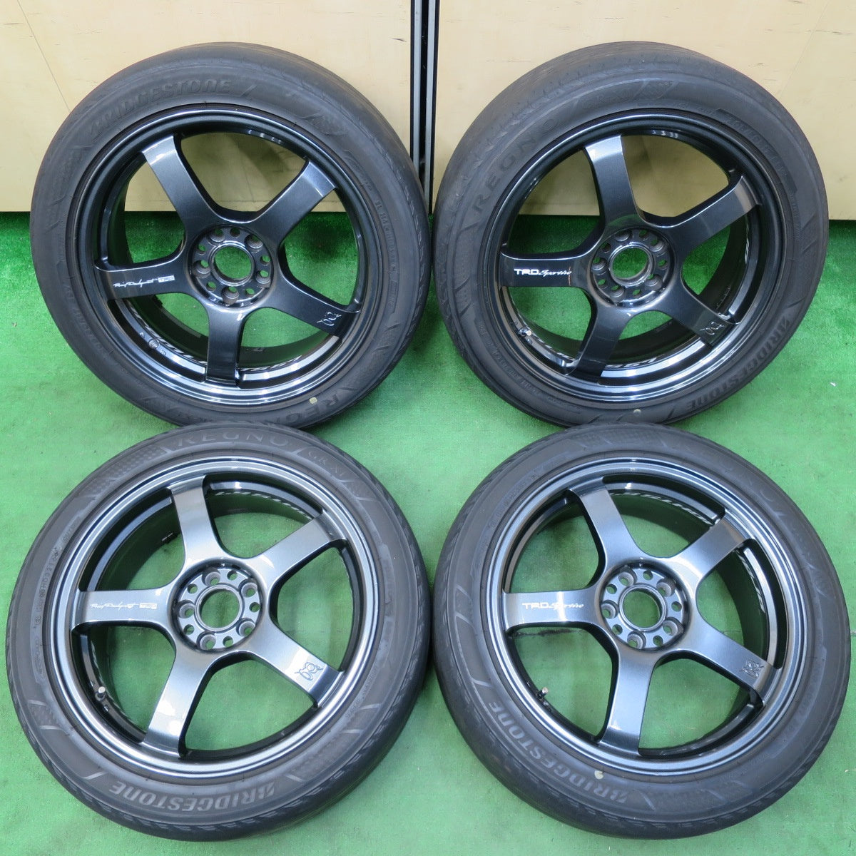 *送料無料* キレイ★インプレッサ等 RAYS gram LIGHTS T57-RC 205/50R17 ブリヂストン レグノ GR-XI レイズ グラムライツ PCD100/5H★4081701イノ