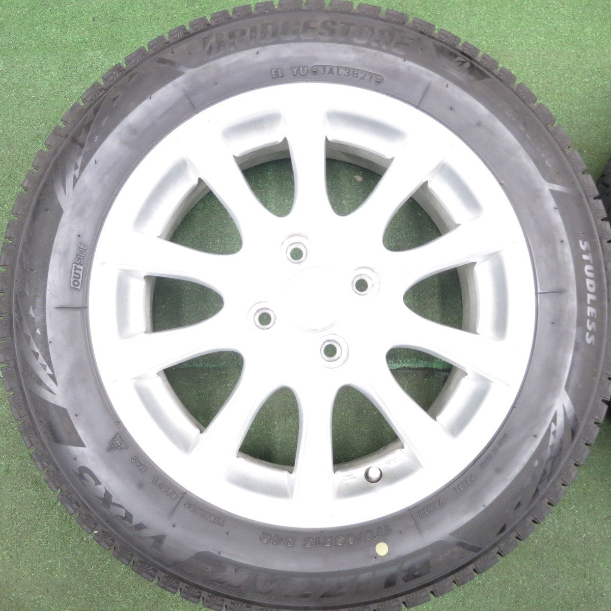 *送料無料* バリ溝！21年！9分★スタッドレス 175/65R15 ブリヂストン ブリザック VRX3 SIBILLA NEXT IR-Z シビラ 15インチ PCD100/4H★4050804HAス