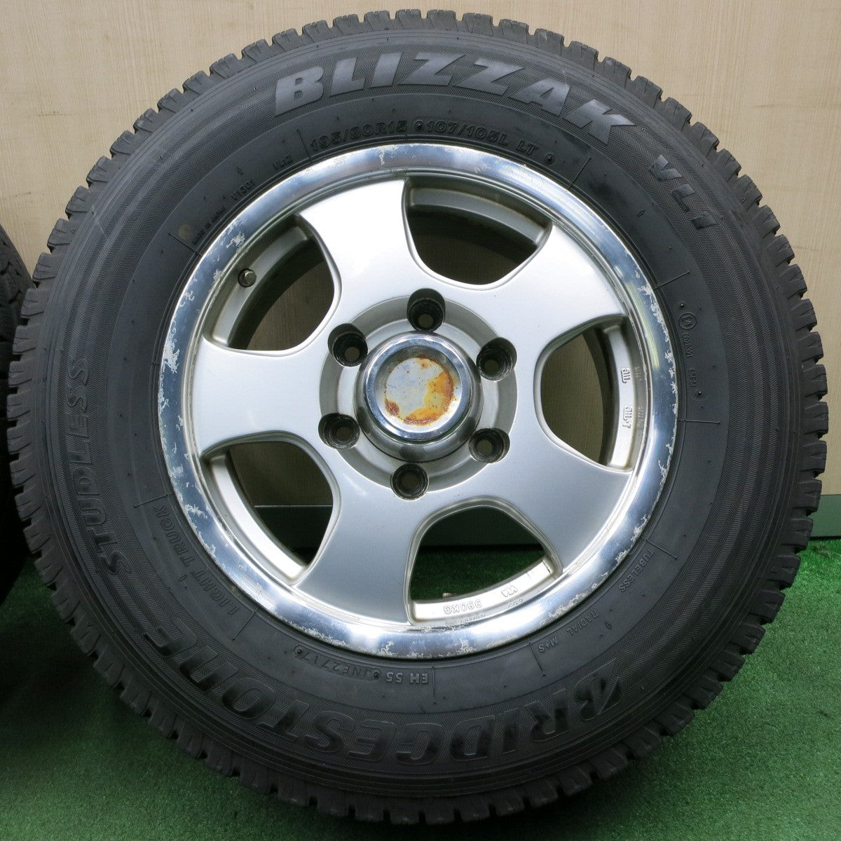 *送料無料* バリ溝！9.5分★ハイエース等 195/80R15 スタッドレス ブリヂストン ブリザック VL1 社外 アルミ 15インチ PCD139.7/6H★4032103NJス